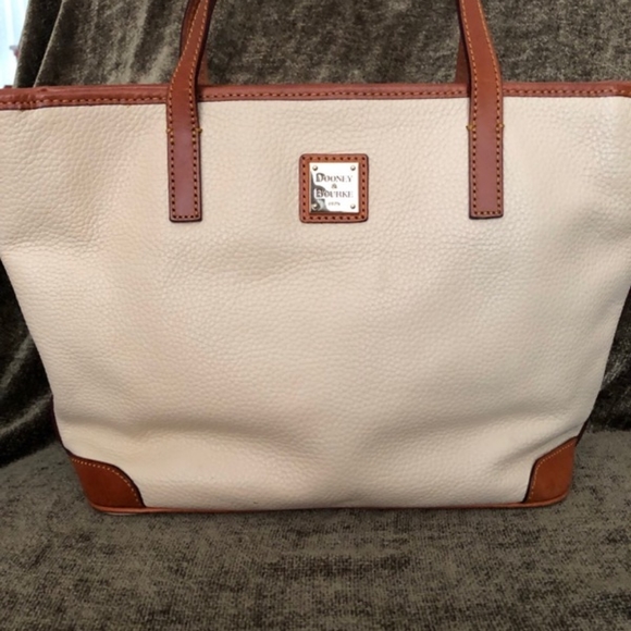 Dooney & Bourke - Picture 2 of 4